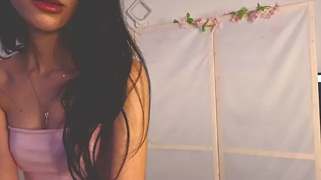 VinaMccroy stripchat live cam model
