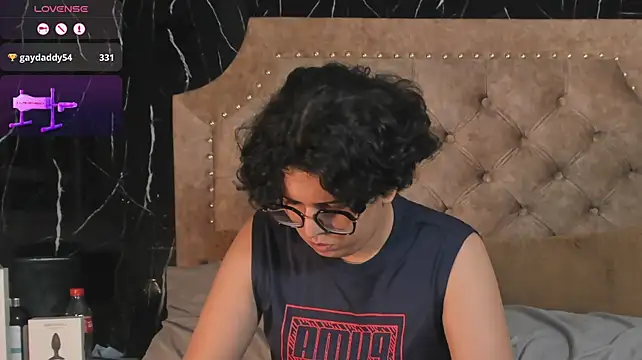 Monteszzo stripchat live cam model
