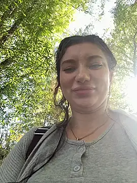 MooonReal stripchat live cam model