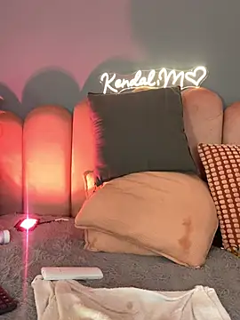 KendalMilleer stripchat live cam model