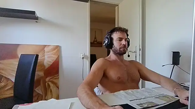 alpha-hunk stripchat live cam model