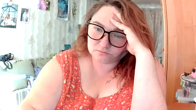 AngelQSky stripchat live cam model