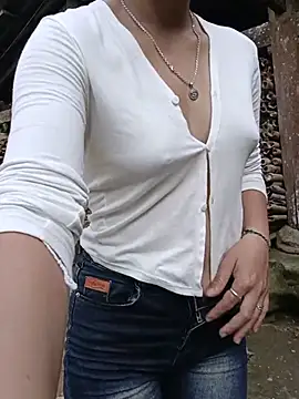 wella-cute stripchat live cam model