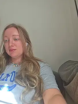 arielsweetieee stripchat live cam model