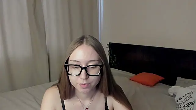 _kitti_meow_ stripchat live cam model