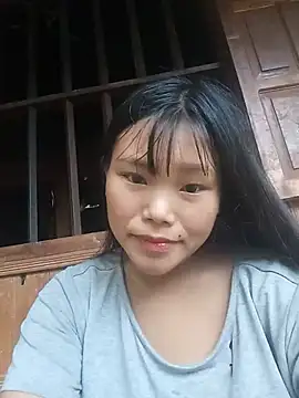 Nhinhi_su stripchat live cam model