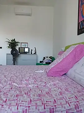MorenaVanilla stripchat live cam model