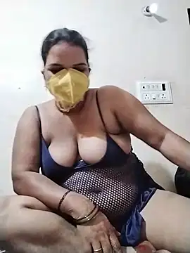 Lovely__Pinki stripchat live cam model