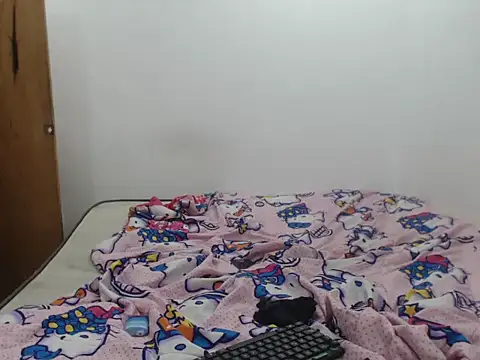 naomi_vail stripchat live cam model