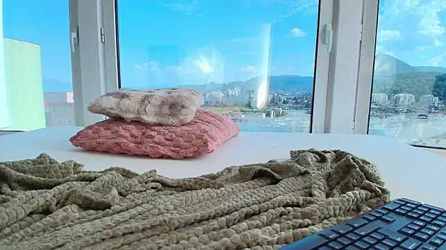 IrisMonn stripchat live cam model