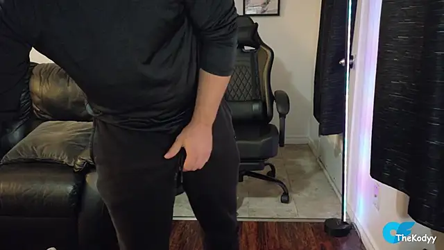 Thekodyy stripchat live cam model