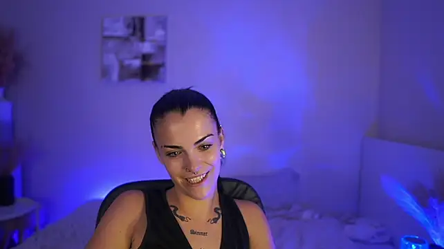Pauline_2005 stripchat live cam model