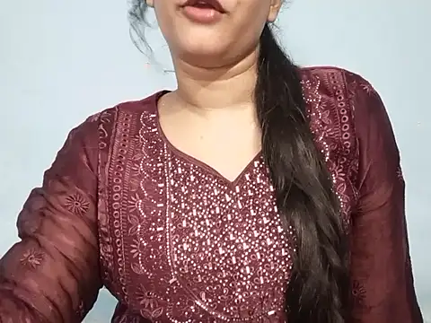 Adhiti_1 stripchat live cam model