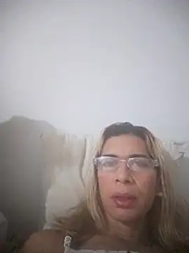 RenataAraujo stripchat live cam model