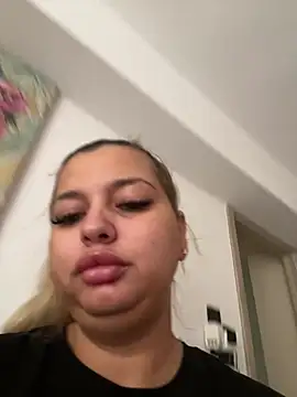 AllysonK stripchat live cam model