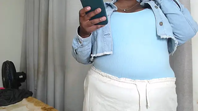 GaggingQueenxx stripchat live cam model