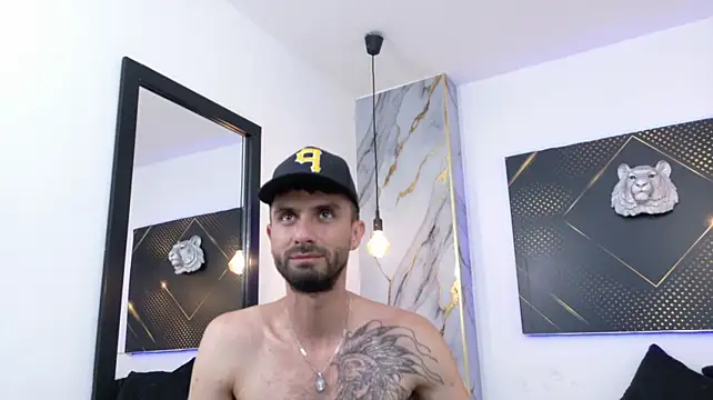 KingOfTemptation stripchat live cam model