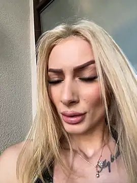 AngieShae stripchat live cam model