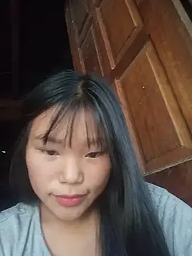Nhinhi_su stripchat live cam model