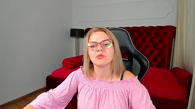 AdeleRavelle stripchat live cam model