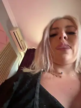 IveySin stripchat live cam model