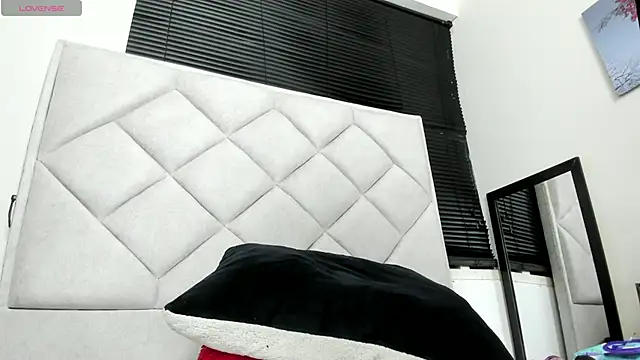 azul_moonn stripchat live cam model