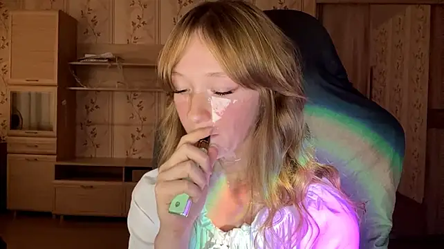 SalmonWhip stripchat live cam model