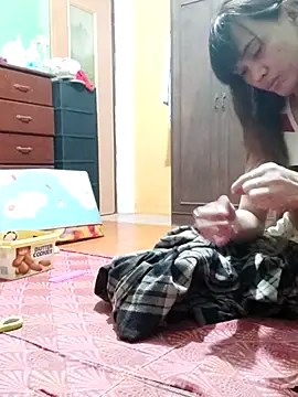 QueenSoreal stripchat live cam model
