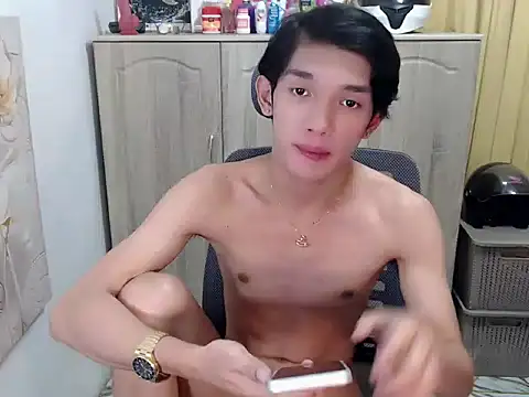 urasian_john18 stripchat live cam model