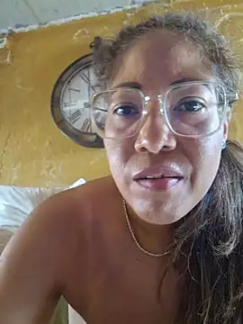 mila38 stripchat live cam model