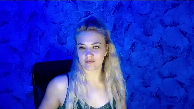 nika_gold1 stripchat live cam model