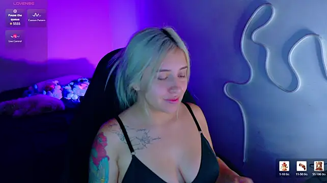 saradiazxxx stripchat live cam model