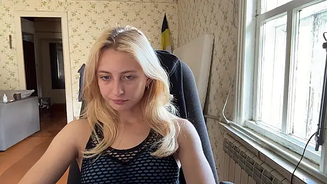 LisaBam stripchat live cam model