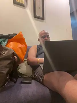 Dick_6inches_Delhi stripchat live cam model