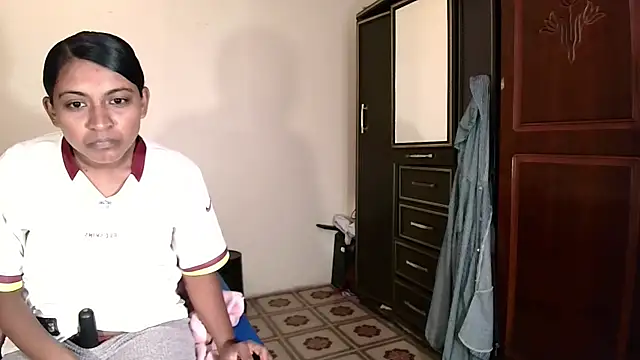 indiansweetflava stripchat live cam model
