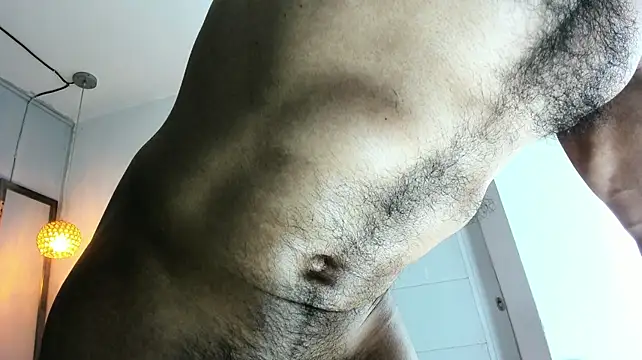 latinhotmuscle stripchat live cam model