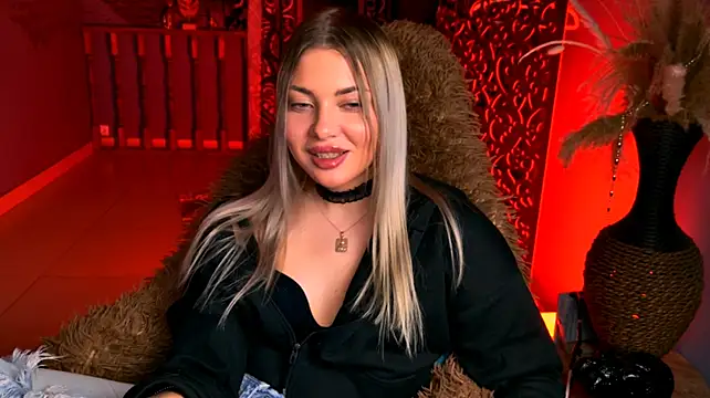 HyileyClark stripchat live cam model