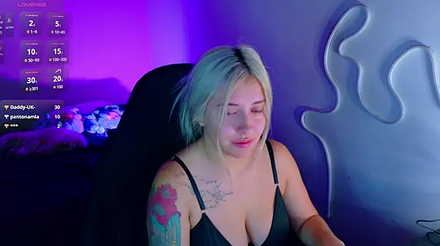 saradiazxxx stripchat live cam model