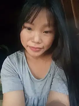 Nhinhi_su stripchat live cam model