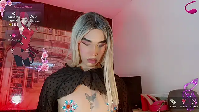 Michell_luxe stripchat live cam model