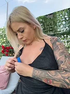 IveySin stripchat live cam model