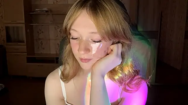 SalmonWhip stripchat live cam model