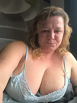 jusichka stripchat live cam model