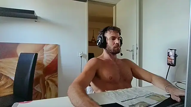 alpha-hunk stripchat live cam model