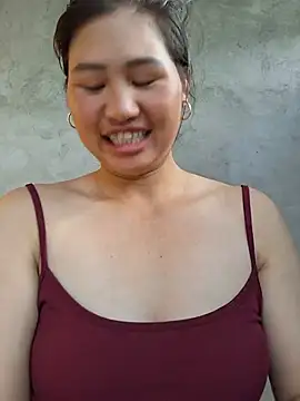 diamond-- stripchat live cam model