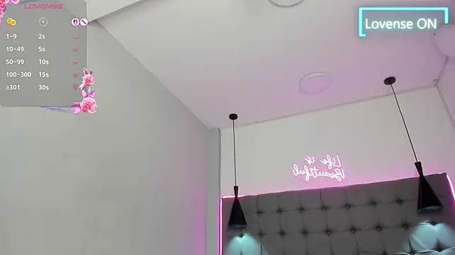 scarletcherry18 stripchat live cam model