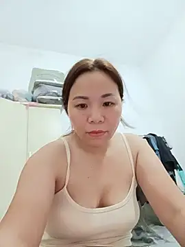 Xia-feng stripchat live cam model