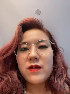 Elowen-520 stripchat live cam model