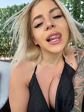IveySin stripchat live cam model