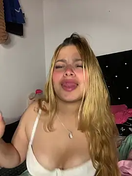 hanna_khaleesii stripchat live cam model